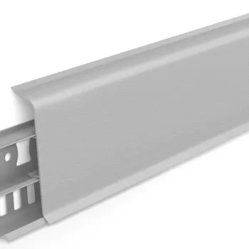 Напольный ПВХ плинтус Идеал Деконика 85 мм Светло-серый 002