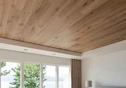 Ламинат на потолке — удивительно и неожиданно?